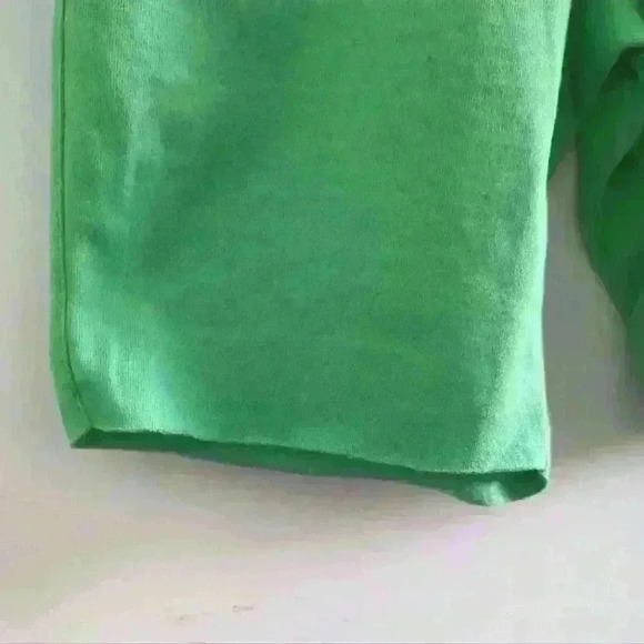 CHAMPION | Men's Green Reverse Weave Heavyweight Cut-off Shorts - Picture 3 of 5